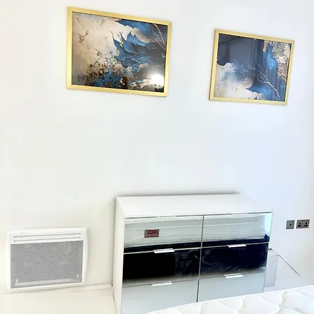 Train Station Centre Style Flat Apartment Leeds (West Yorkshire)