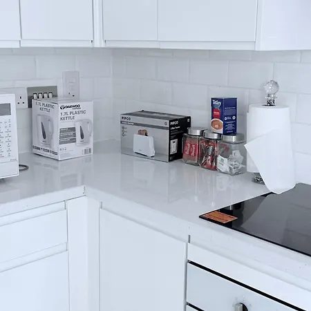 Apartment Train Station Centre Style Flat Leeds (West Yorkshire)